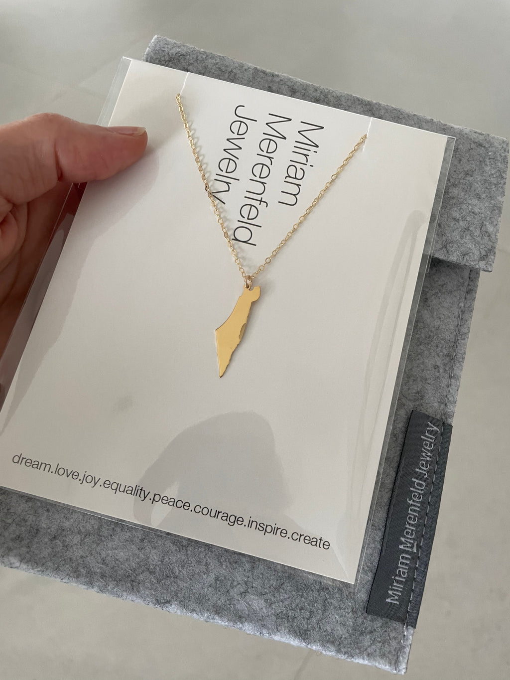 Eretz Pendant Necklace II