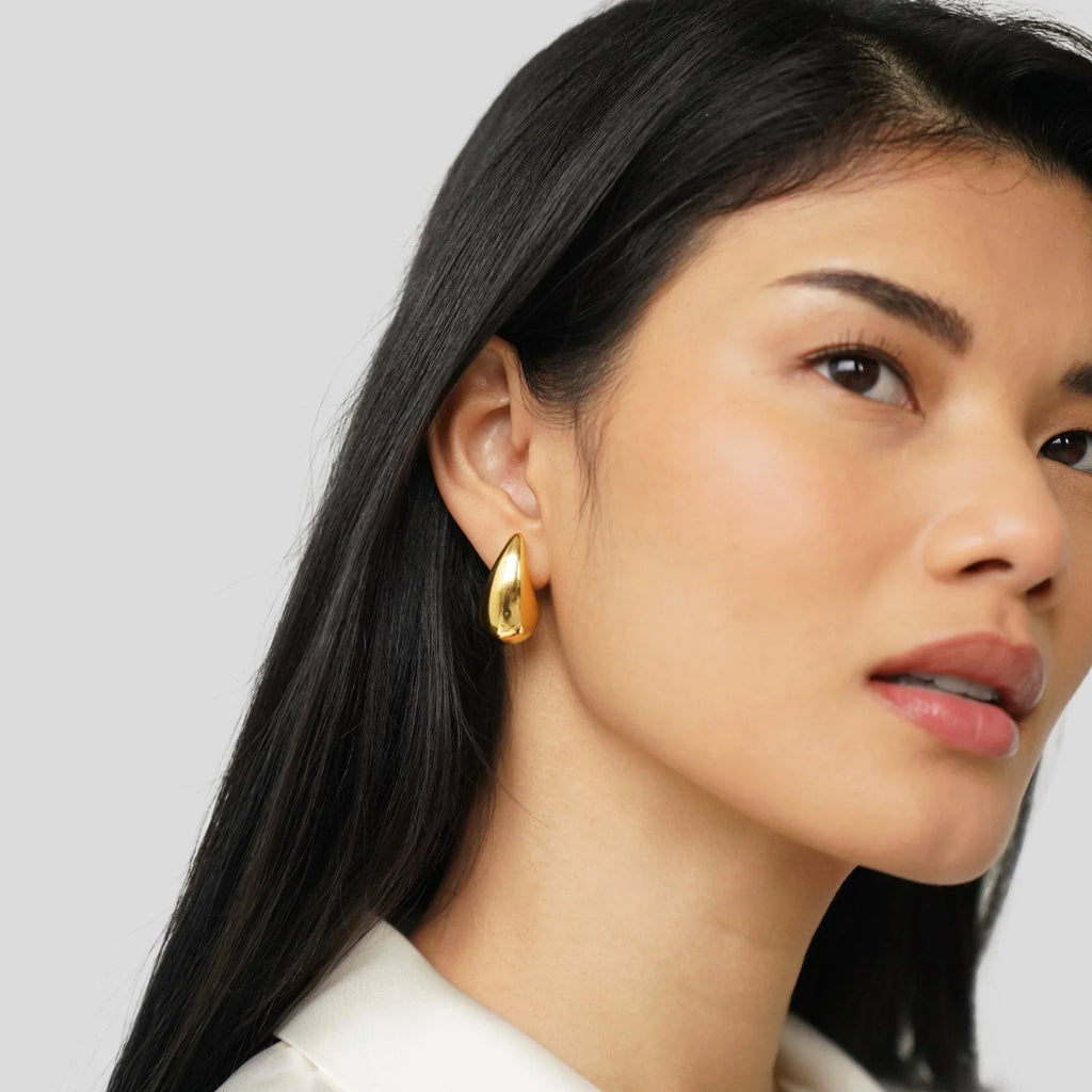 Elegant Gold Teardrop Earrings